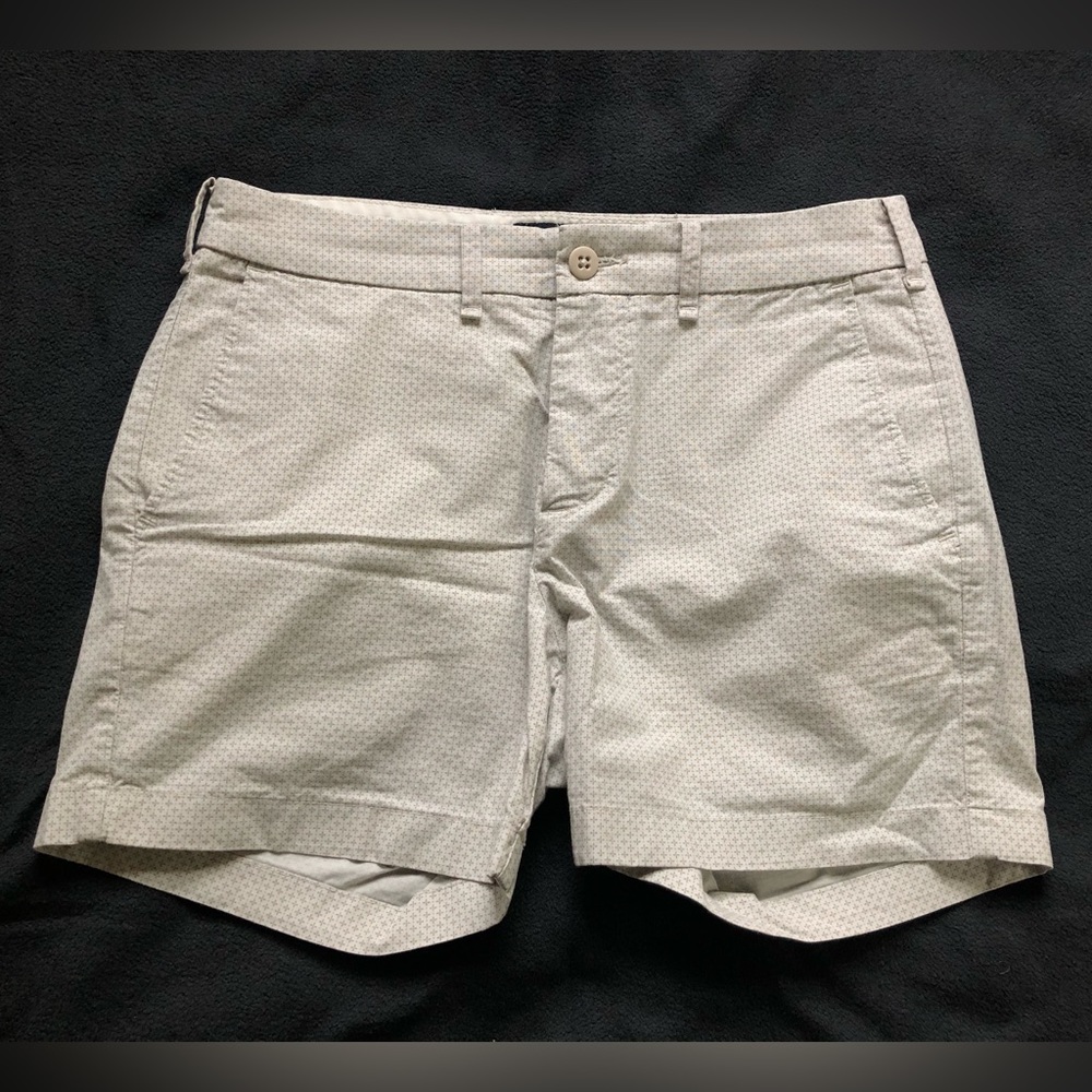 Abercrombie 5” Shorts White Pattern